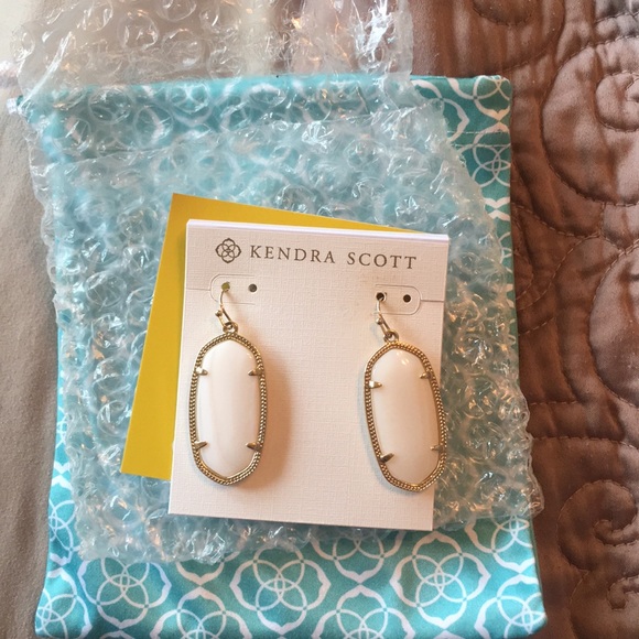 Kendra Scott Jewelry - Kendra Scott Elle earrings.